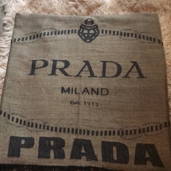 prada scarf womens